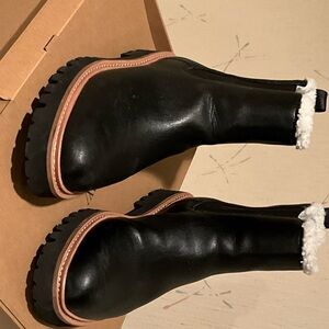Women's Black Winter Boots with Faux Fur Lining